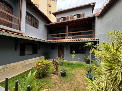 Casa, 9 quartos, 368 m² - Foto 1