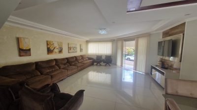 Casa, 4 quartos, 267 m² - Foto 2