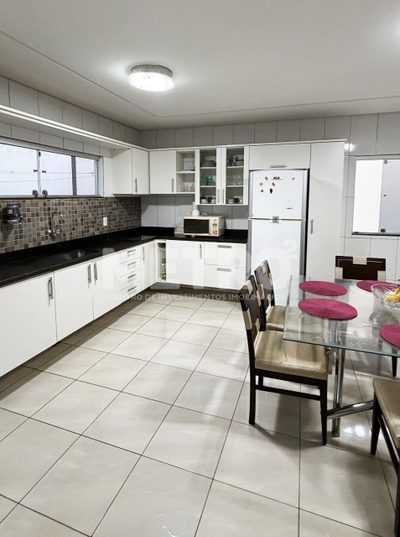 Casa, 3 quartos, 235 m² - Foto 4