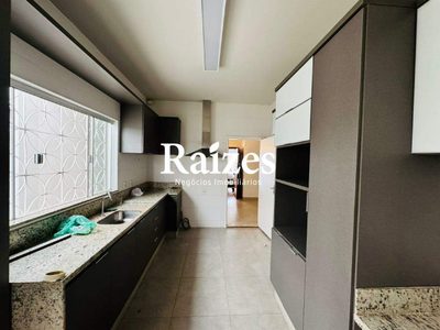 Casa, 4 quartos, 200 m² - Foto 1