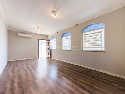 Casa, 5 quartos, 245 m² - Foto 1