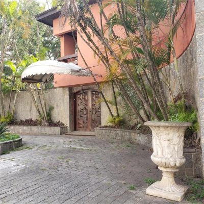 Casa, 6 quartos, 1353 m² - Foto 1