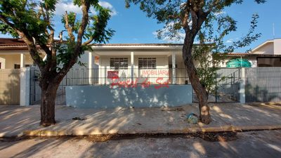 Casa, 3 quartos, 200 m² - Foto 1