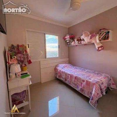 Casa, 5 quartos, 105 m² - Foto 4