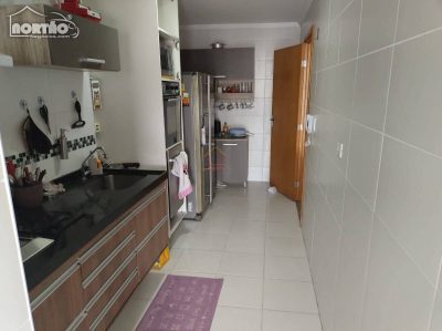 Casa, 5 quartos, 157 m² - Foto 2