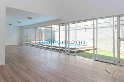 Casa, 3 quartos, 232 m² - Foto 1