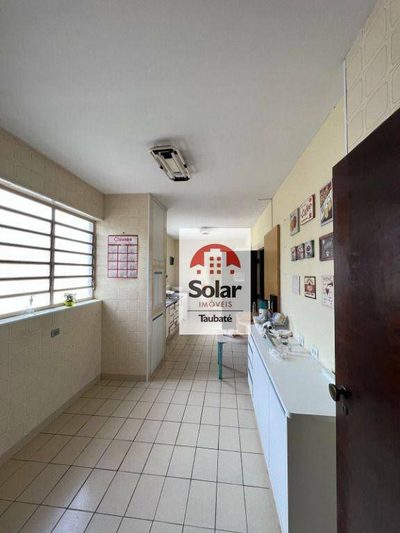 Casa, 5 quartos, 265 m² - Foto 3