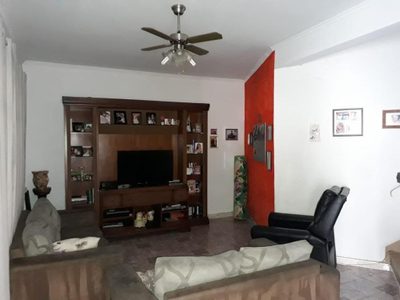 Casa, 4 quartos, 264 m² - Foto 1