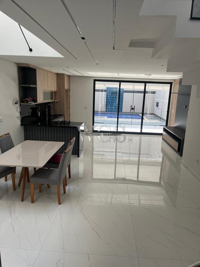 Sobrado, 4 quartos, 245 m² - Foto 1