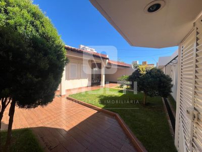 Casa, 4 quartos, 295 m² - Foto 1