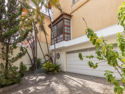 Casa, 3 quartos, 208 m² - Foto 1