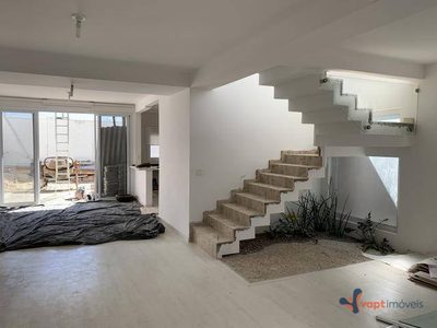 Sobrado, 3 quartos, 211 m² - Foto 1