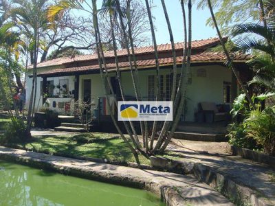 Chácara, 3 quartos, 1800 m² - Foto 1