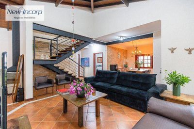 Sobrado, 3 quartos, 410 m² - Foto 1