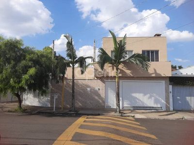 Casa, 3 quartos, 198 m² - Foto 1
