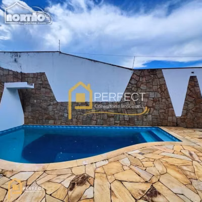 Casa, 5 quartos, 185 m² - Foto 1