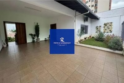Casa, 3 quartos, 221 m² - Foto 1