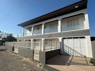 Casa, 4 quartos, 260 m² - Foto 1