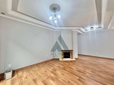 Casa, 3 quartos, 243 m² - Foto 1