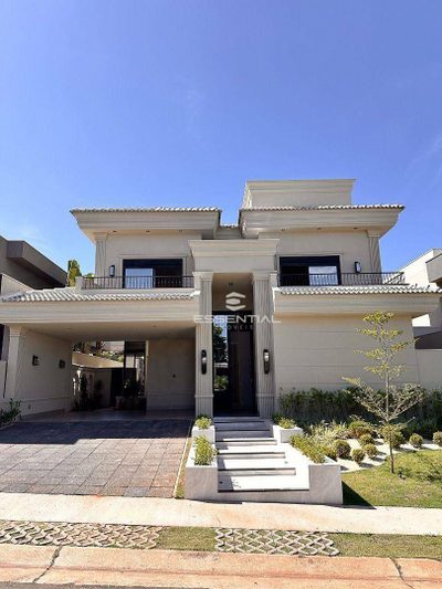 Sobrado, 3 quartos, 303 m² - Foto 1
