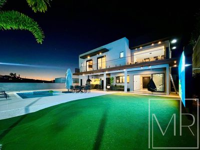 Casa, 5 quartos, 309 m² - Foto 2