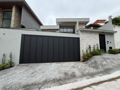 Casa, 3 quartos, 340 m² - Foto 1