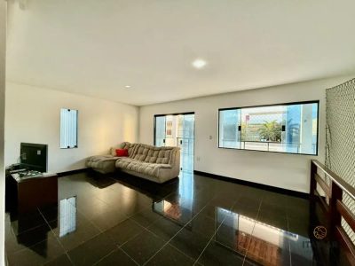 Casa, 4 quartos, 250 m² - Foto 1
