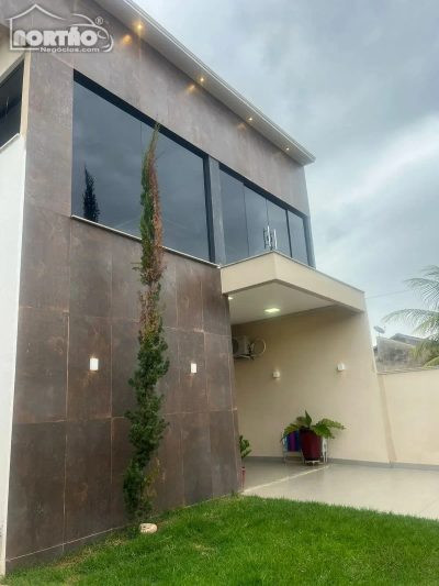 Casa, 3 quartos, 187 m² - Foto 2