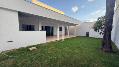 Casa, 3 quartos, 240 m² - Foto 1