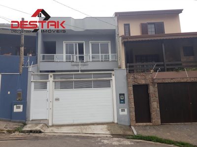 Casa, 3 quartos, 230 m² - Foto 1