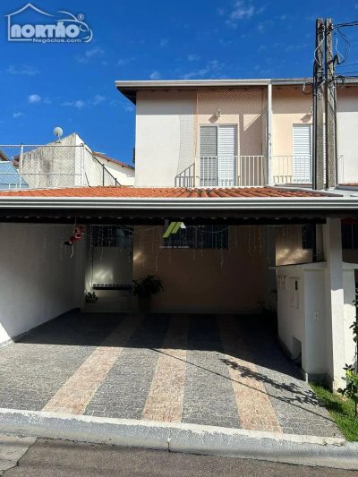 Casa, 4 quartos, 133 m² - Foto 1