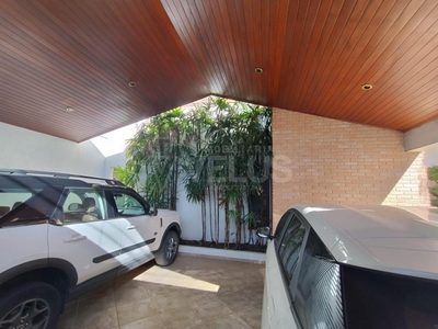 Casa, 4 quartos, 350 m² - Foto 1