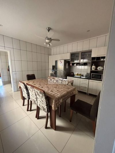 Casa, 2 quartos, 214 m² - Foto 1