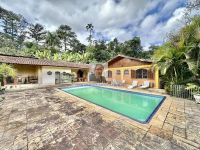 Casa, 3 quartos, 233 m² - Foto 1