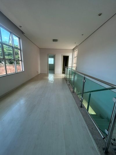 Casa, 3 quartos, 215 m² - Foto 1
