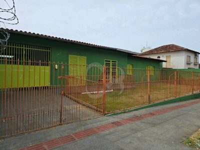 Casa, 6 quartos, 191 m² - Foto 2