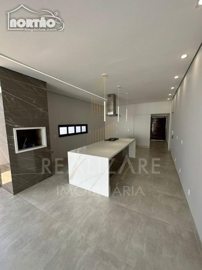 Casa, 3 quartos, 220 m² - Foto 3