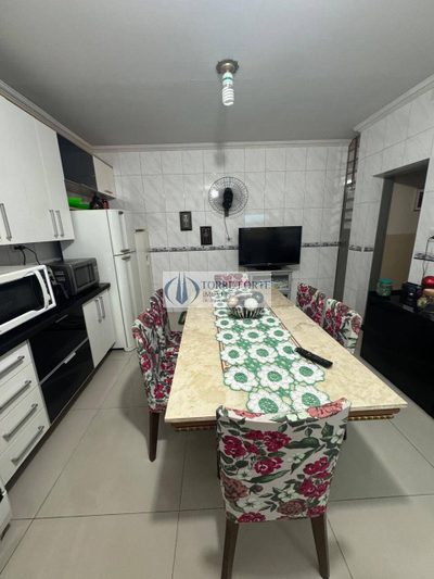 Casa, 4 quartos, 189 m² - Foto 1
