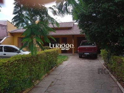 Casa, 3 quartos, 220 m² - Foto 1