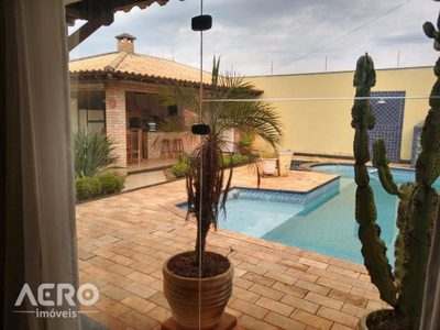 Casa, 4 quartos, 384 m² - Foto 1