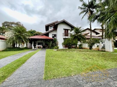 Casa, 3 quartos, 234 m² - Foto 1