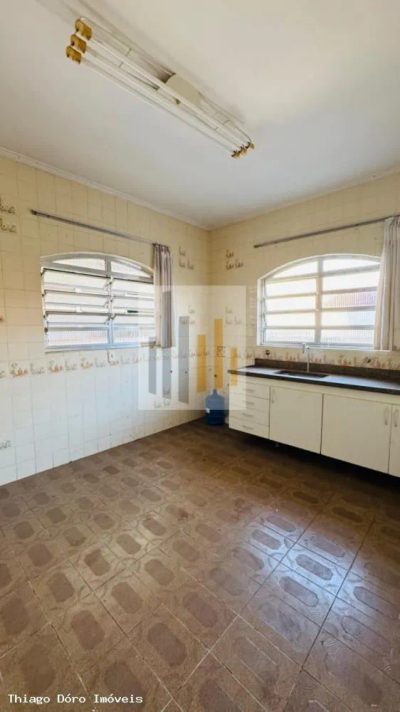 Sobrado, 3 quartos, 243 m² - Foto 4