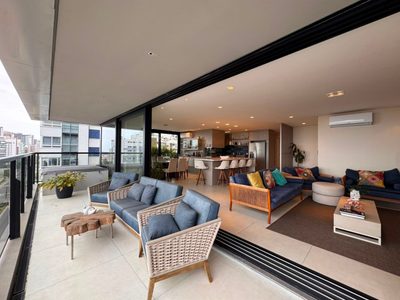 Apartamento, 4 quartos, 215 m² - Foto 1