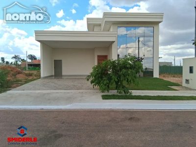 Casa, 4 quartos, 195 m² - Foto 1