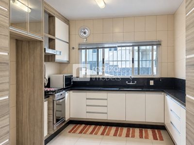 Casa, 3 quartos, 240 m² - Foto 3