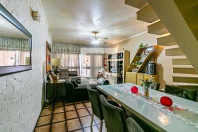 Casa, 3 quartos, 249 m² - Foto 1