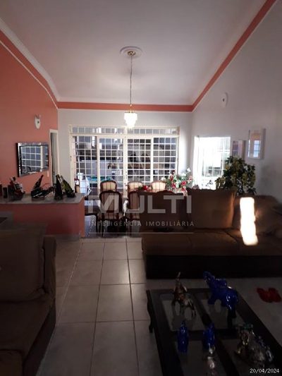 Casa, 3 quartos, 250 m² - Foto 1