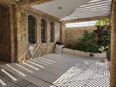 Sobrado, 3 quartos, 210 m² - Foto 1