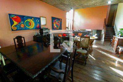 Casa, 3 quartos, 239 m² - Foto 4