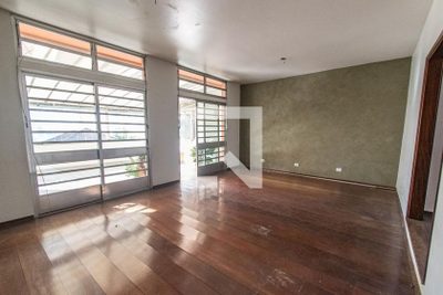 Casa, 4 quartos, 206 m² - Foto 1